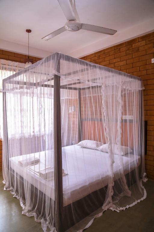 Eco Square Resort Mirissa Room photo